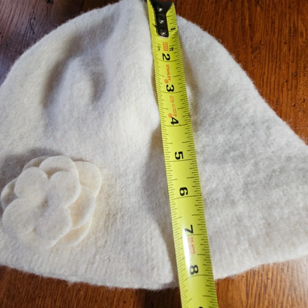 Barbour Cream Wool Felt‎ Bucket Hat with Flower Accent Made in Scotland Classic